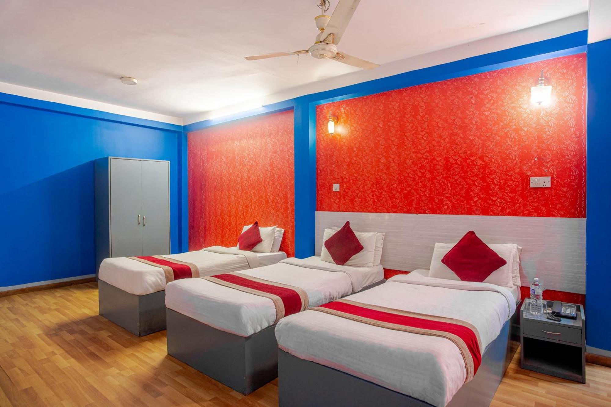 Oyo 808 Hotel Om Ganapati Pvt Ltd Kathmandu Exterior foto