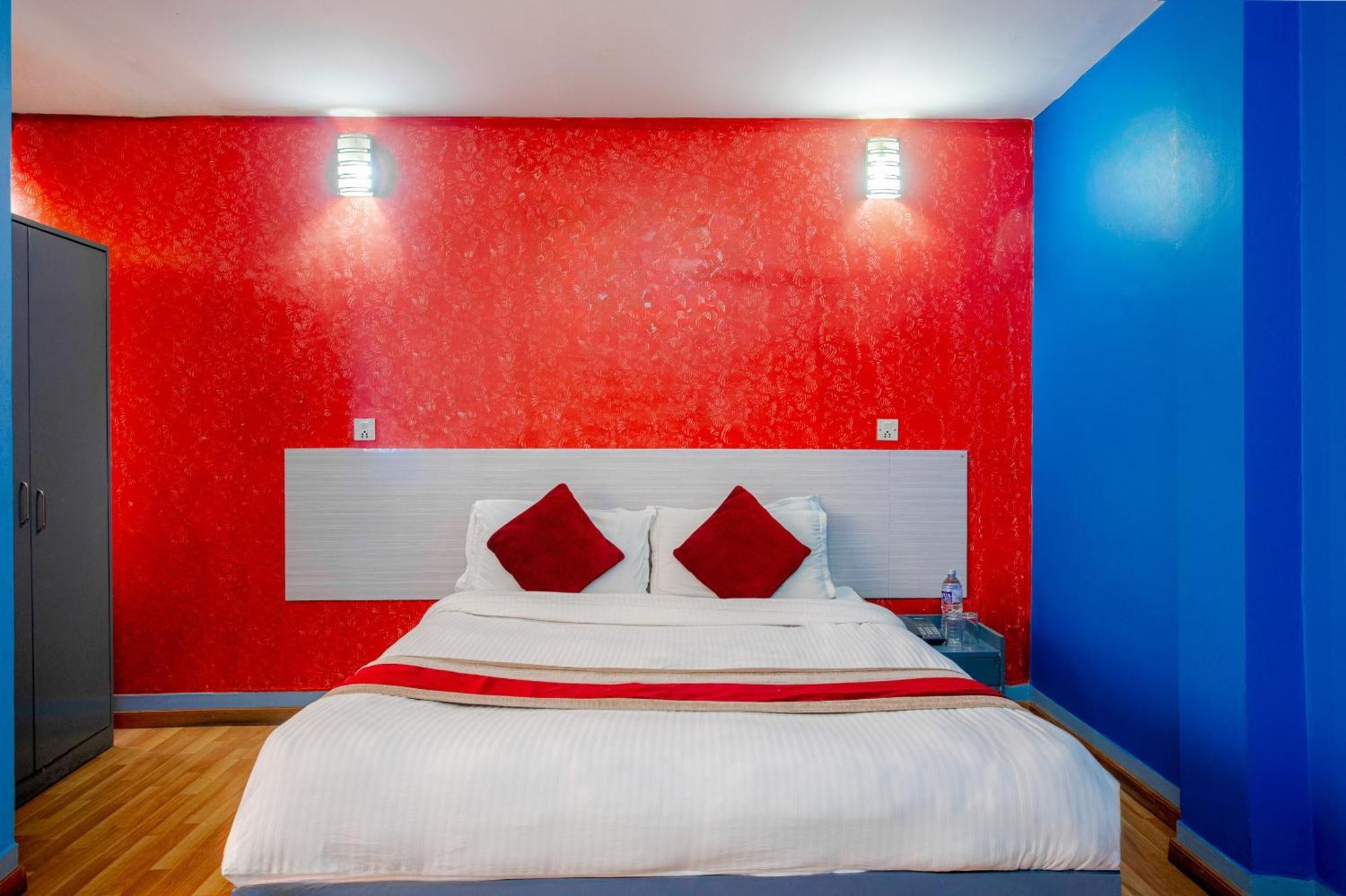 Oyo 808 Hotel Om Ganapati Pvt Ltd Kathmandu Exterior foto